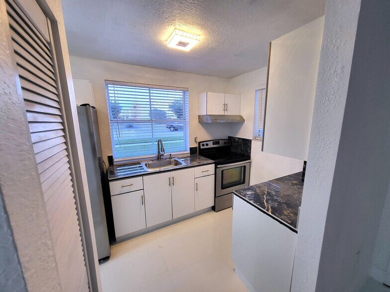 Building Photo - 19340 SW 103rd Ct