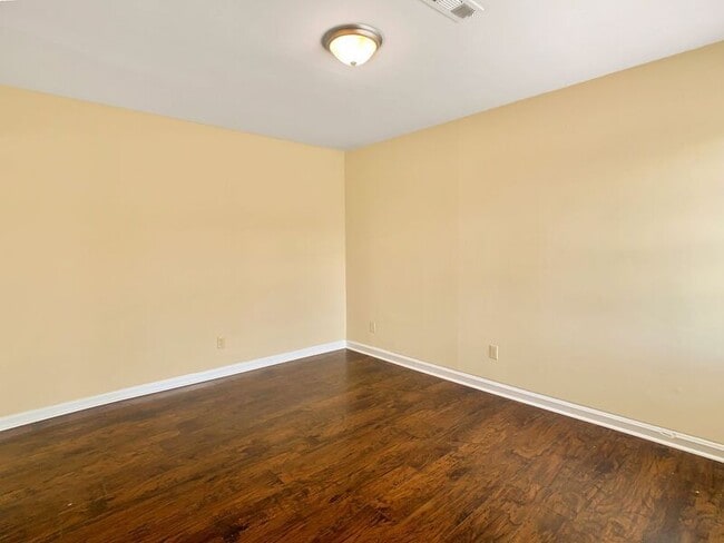 Building Photo - 1120 19th St