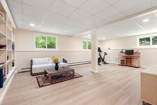 Building Photo - 375 Atherton St
