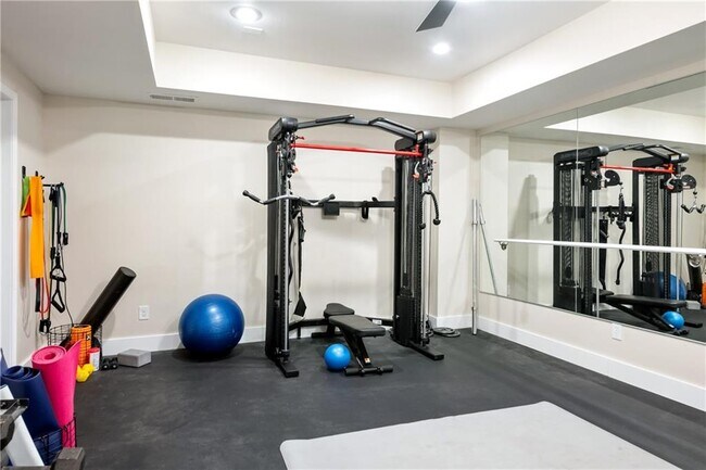 Building Photo - 582 St Charles Ave NE