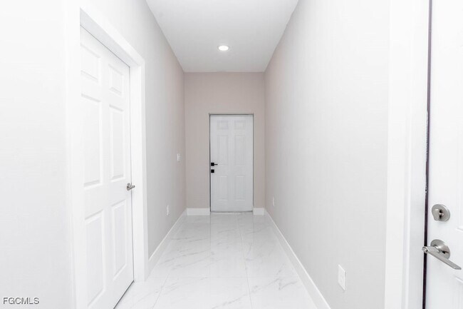 Building Photo - 4417 22nd St SW