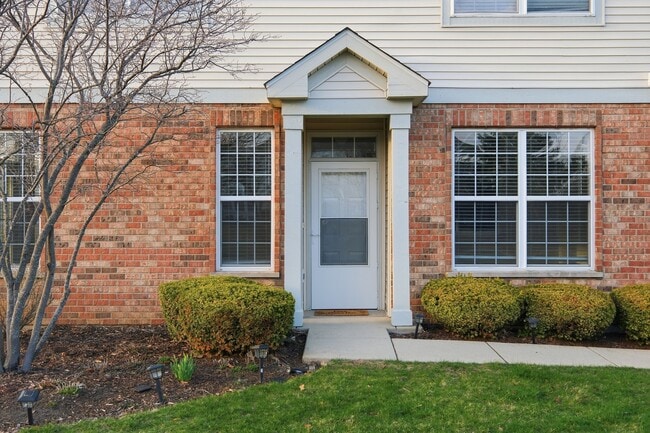 Building Photo - 1586 Millbrook Dr