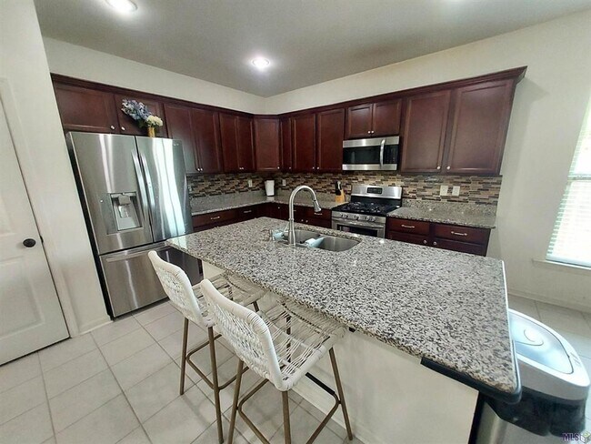 Building Photo - 18328 Crows Nest Dr