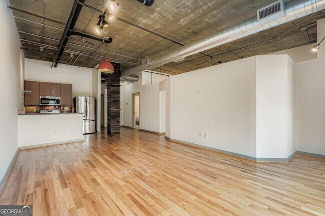 Building Photo - 1023 Juniper St NE