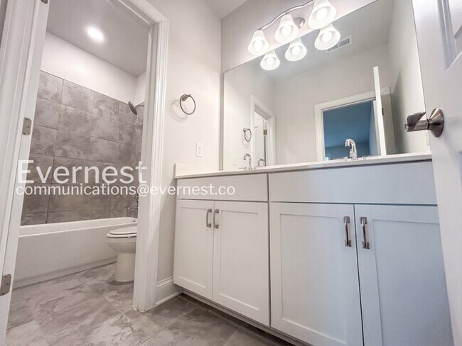 Building Photo - 309 Caledonia Ct