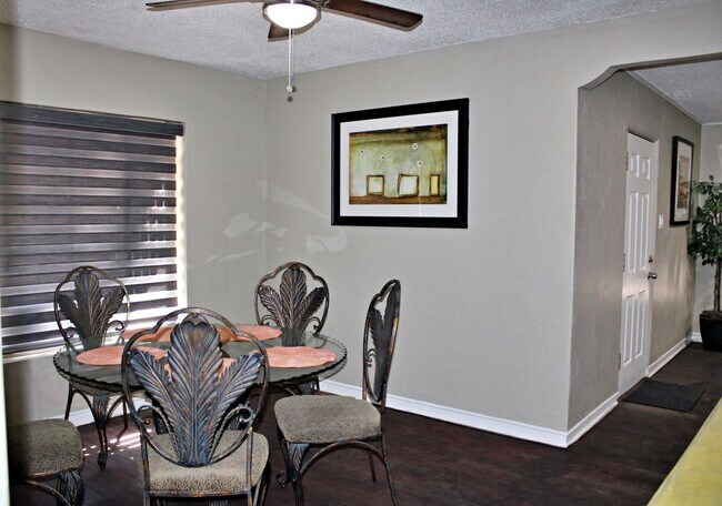 Building Photo - Charming 3-Bedroom Home for Rent in El Pas...