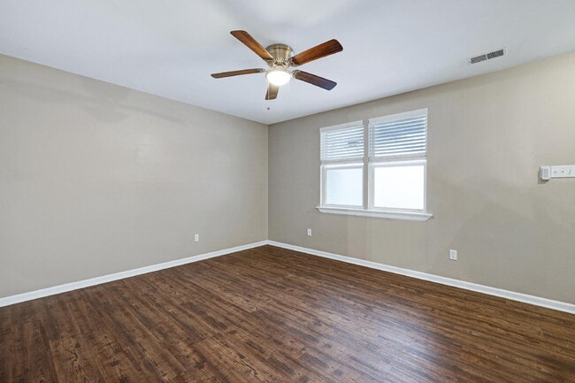 Building Photo - 228 Waldo St