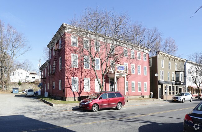 Primary Photo - 3015 Main St