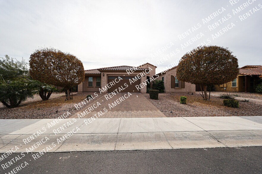 Building Photo - 3375 E Balsam Dr
