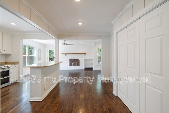 Building Photo - 227 53rd Ave N
