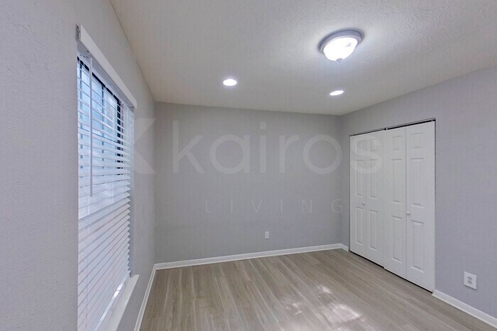 Building Photo - 125 Quebec Cir