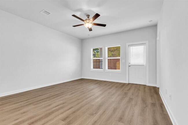 Building Photo - 8550 Blueberry Ash St