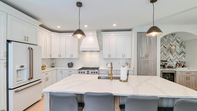 Building Photo - 6223 Winchester Ave