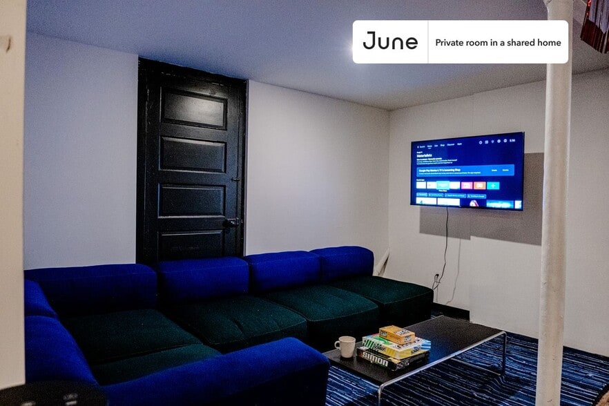 Building Photo - Room in Shared 3 bed/3 bath home