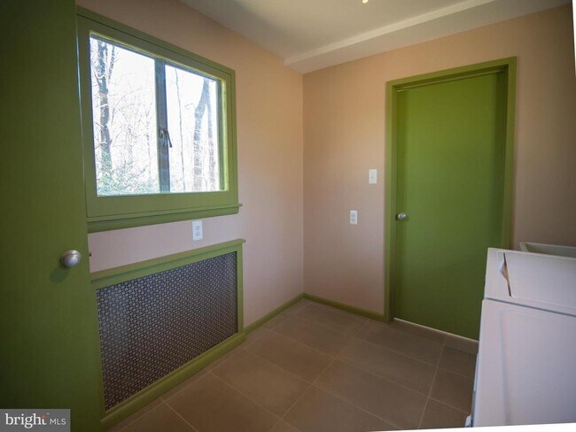 Building Photo - 4313 Woodlark Dr