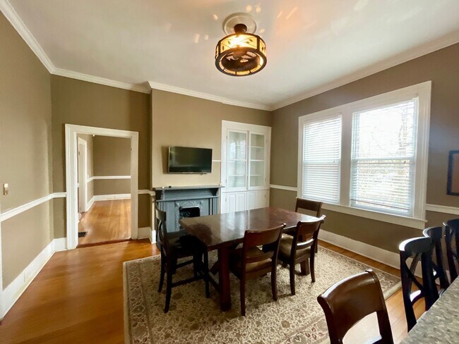 Building Photo - Olympia