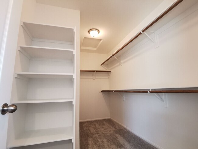 Building Photo - 10755 Henesco Bay St