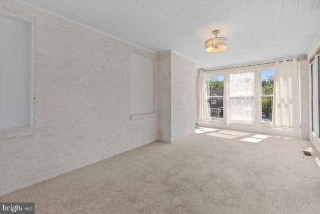 Building Photo - 6023 Walhonding Rd