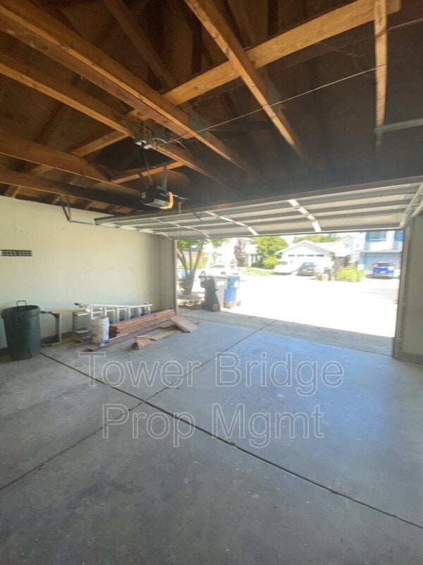 Building Photo - 2247 Atrisco Cir