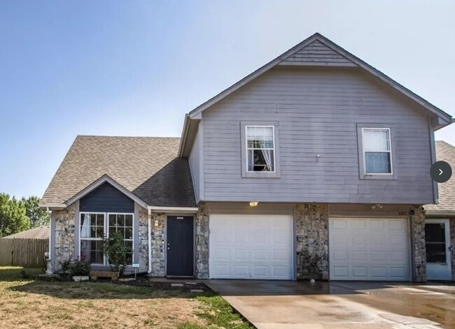 Primary Photo - 1121 Dean Dr