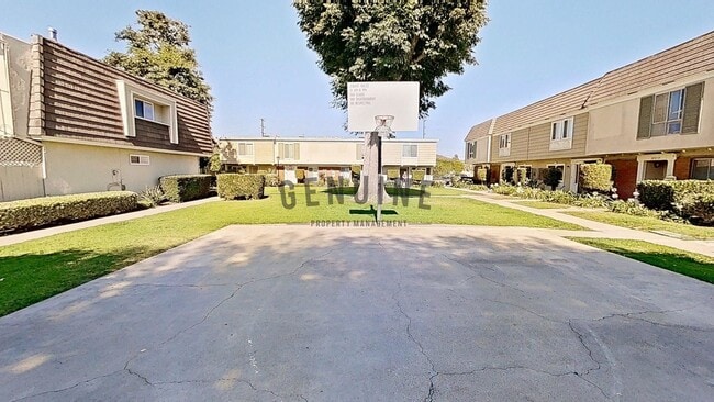 Building Photo - 10062 Los Coyotes Ct