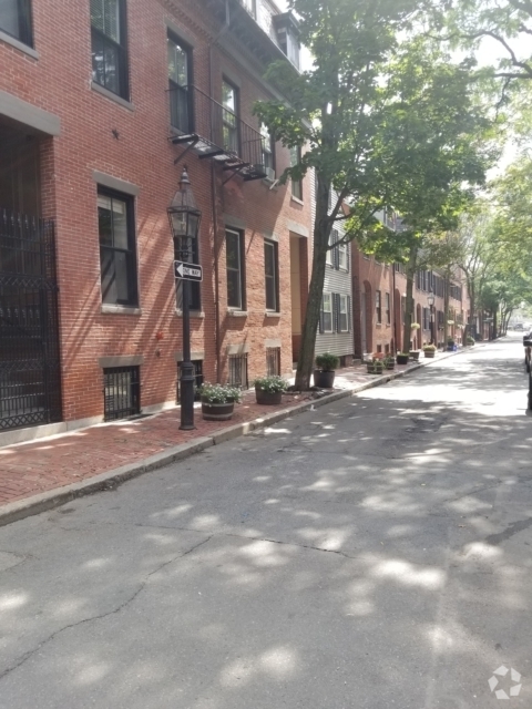 Building Photo - Beautiful apartment in one of Boston's mos...