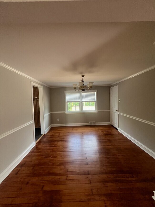 Dining Room - 70 Tartan Rd