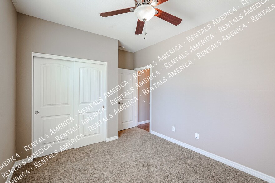 Building Photo - 613 W San Carlos Way
