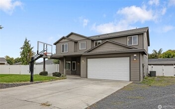 Building Photo - 4 bed, 3.5 bath home in cul-de-sac