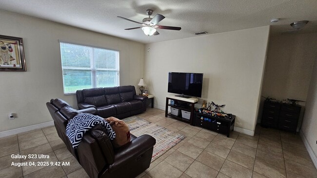 Building Photo - Beautiful 3 Bedroom Home for Rent in Oakbr...