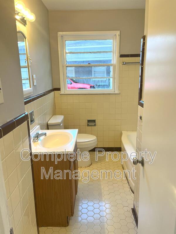 Building Photo - 441 Orchid Rd