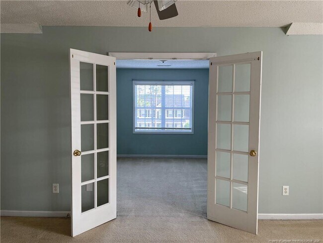 Building Photo - 346 Cresthaven Dr