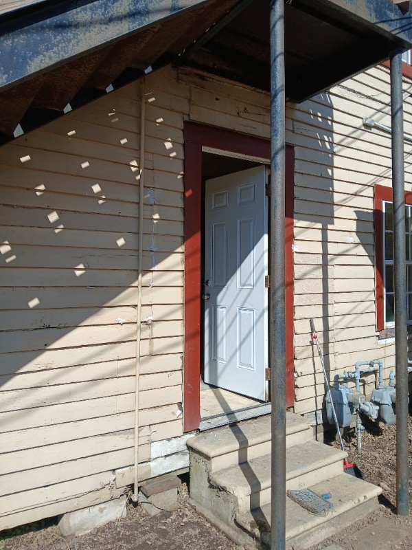 Building Photo - 505 E Main St