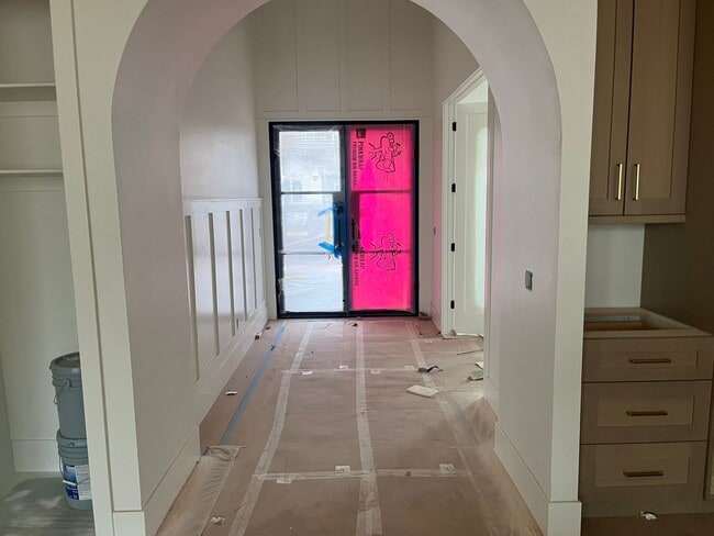 Building Photo - Awesome single story with 4 beds 4 baths and RV garage.