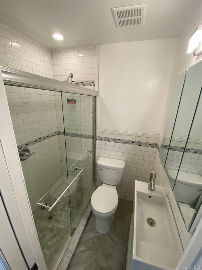 Building Photo - 57-09 Catalpa Ave