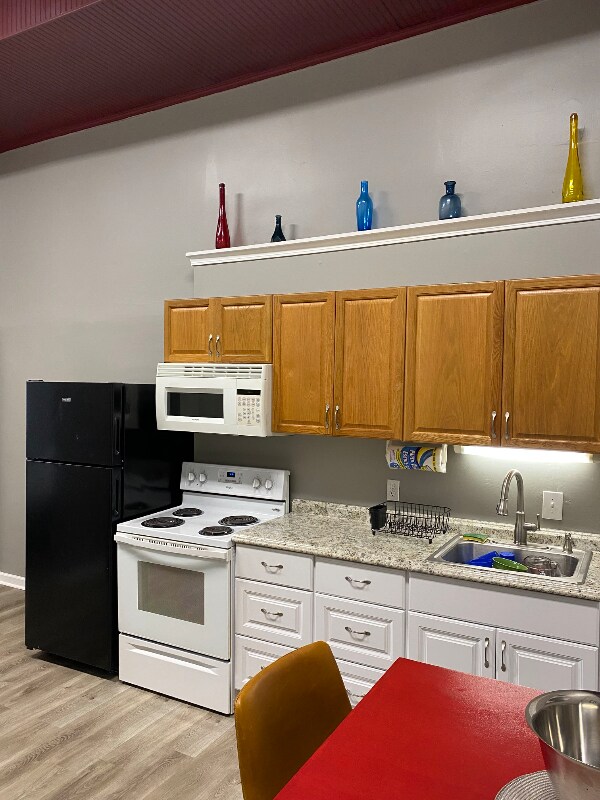 Building Photo - 614 Cherokee St