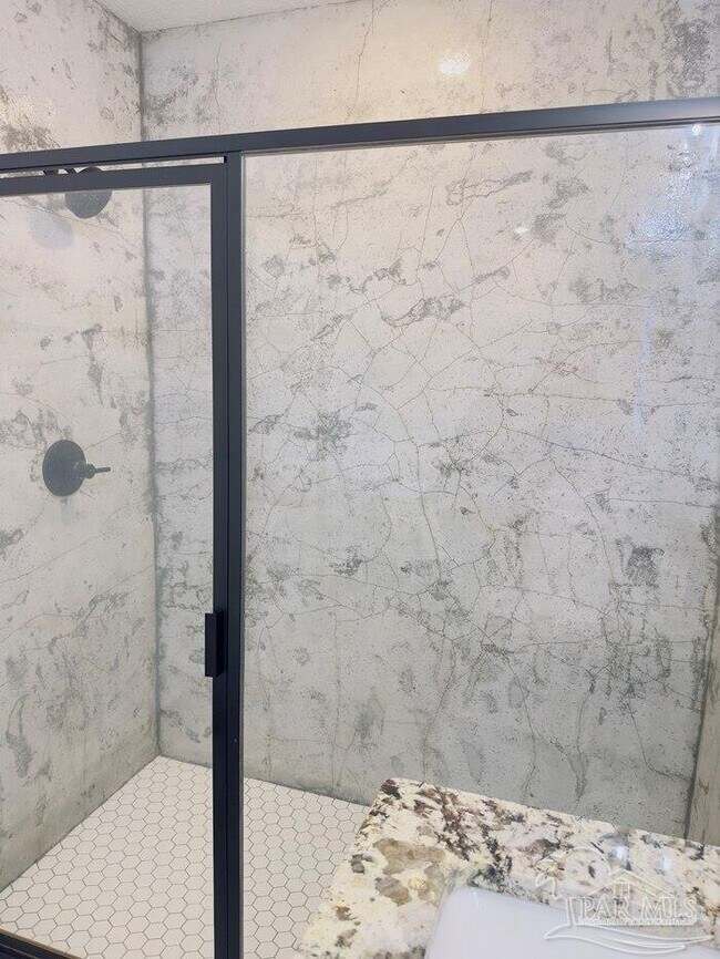 Building Photo - 6408 Sarasota St