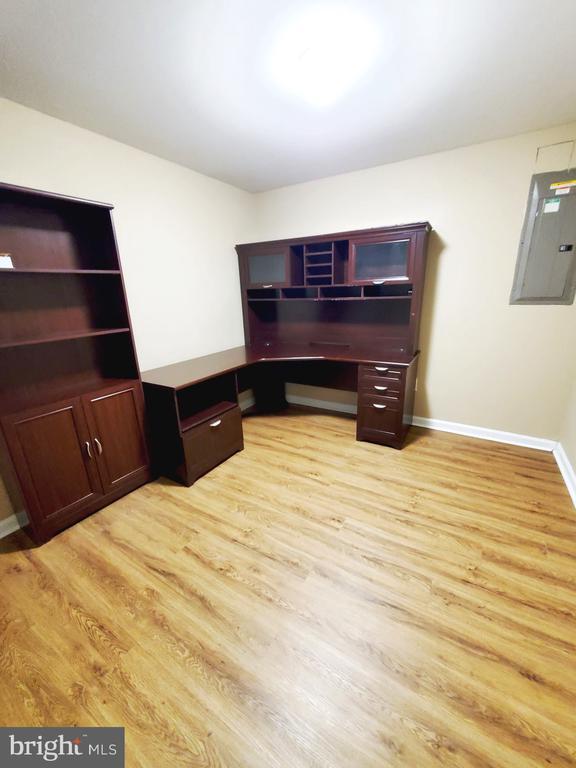 Building Photo - 9365 Owings Choice Ct