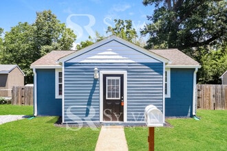 Building Photo - Adorable 3BR Home Available Now!