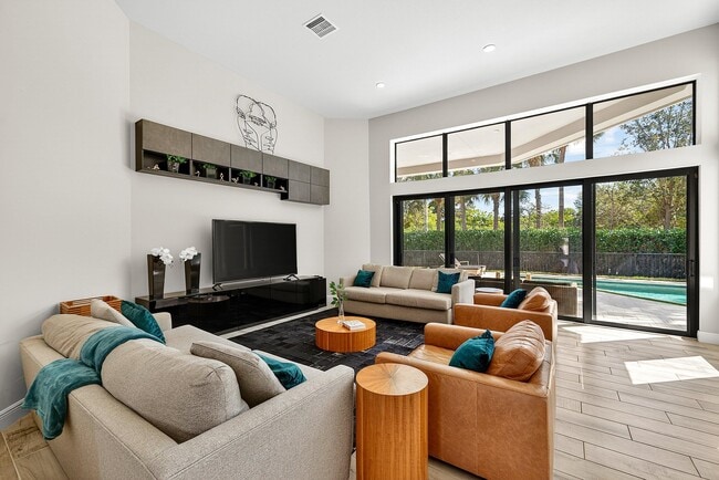 Building Photo - 2600 NW 69th St