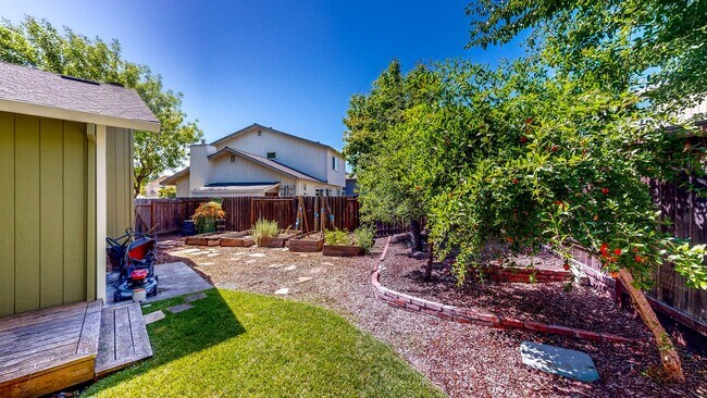 Building Photo - 360 Manka Cir