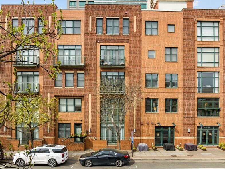 Building Photo - 444 S Blount St