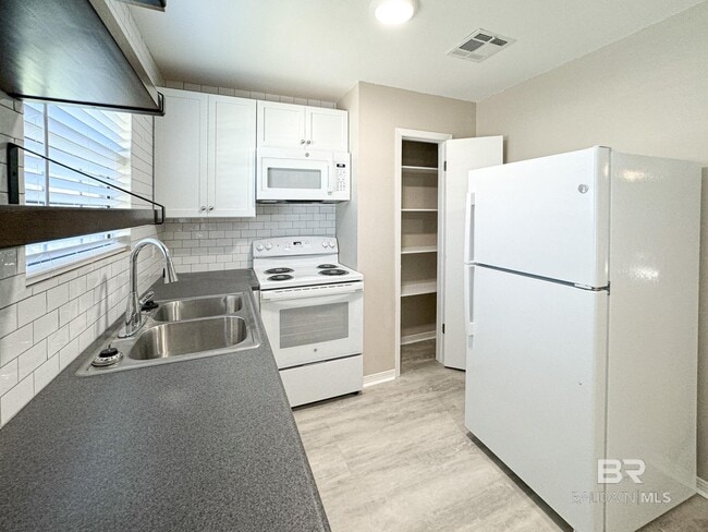 Building Photo - 6385 -A Schoel Ln