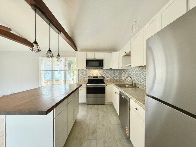 Building Photo - 1436 San Juan Ct