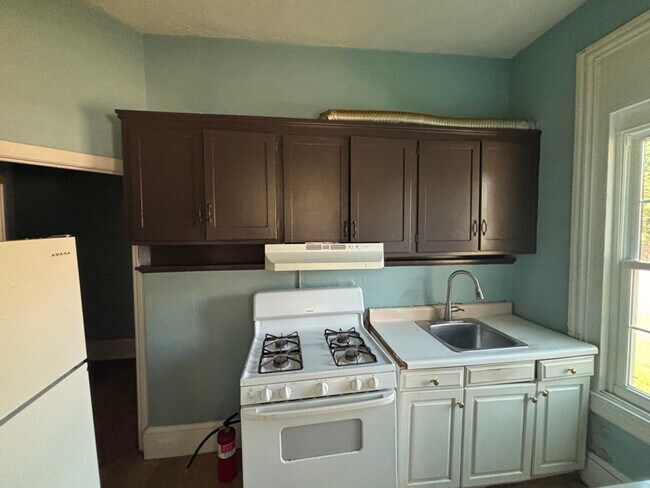 Building Photo - 1003 W Main St