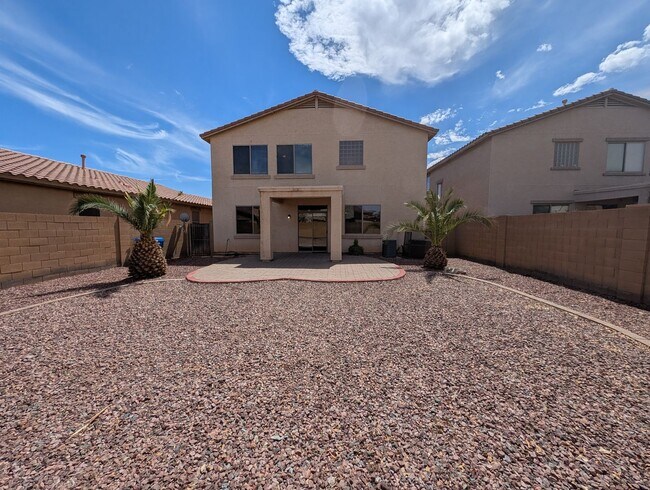 Building Photo - 4 Bedroom Home Near W Southern Ave and S 7...