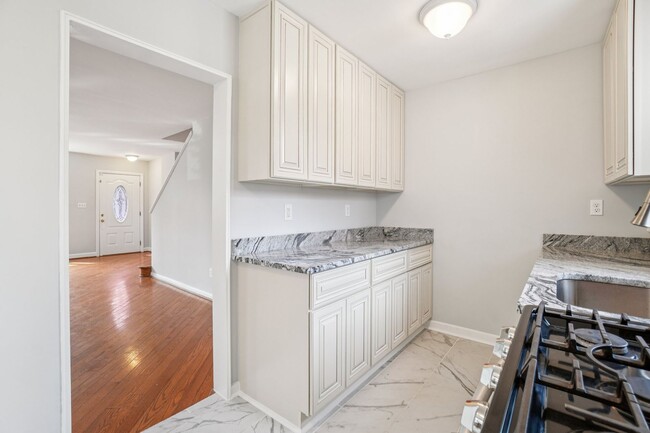 Building Photo - Semi Detached Home in Riggs Park!