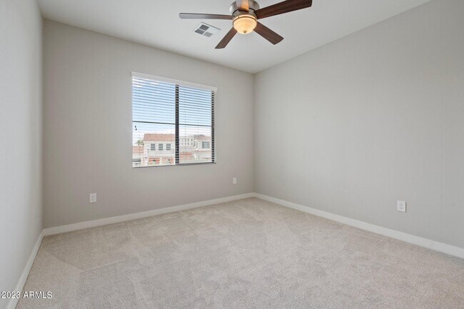 Building Photo - 2511 W Queen Creek Rd
