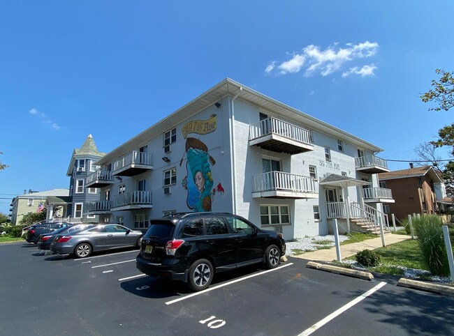 Building Photo - 319 7th Ave