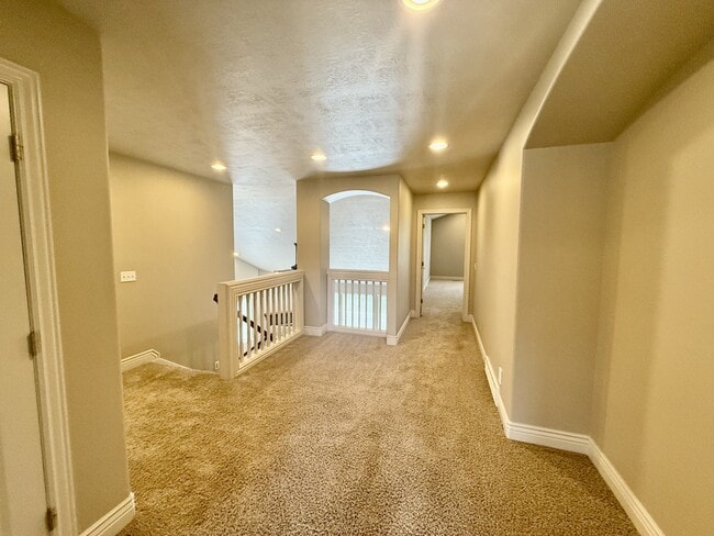 Building Photo - 2034 E 4500 S